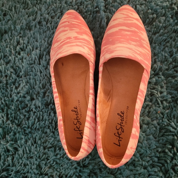 Life stride Velocity Bloom Flat almost new - Picture 2 of 6